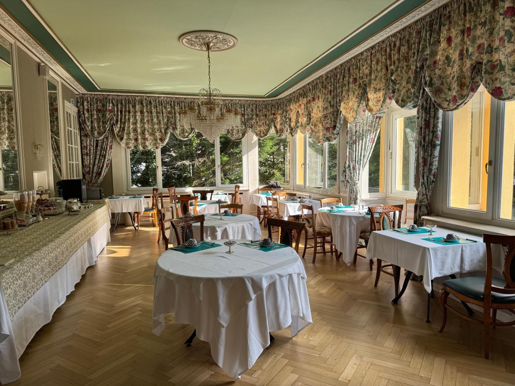 Hotel Restaurant Du Parc Thann Exteriör bild