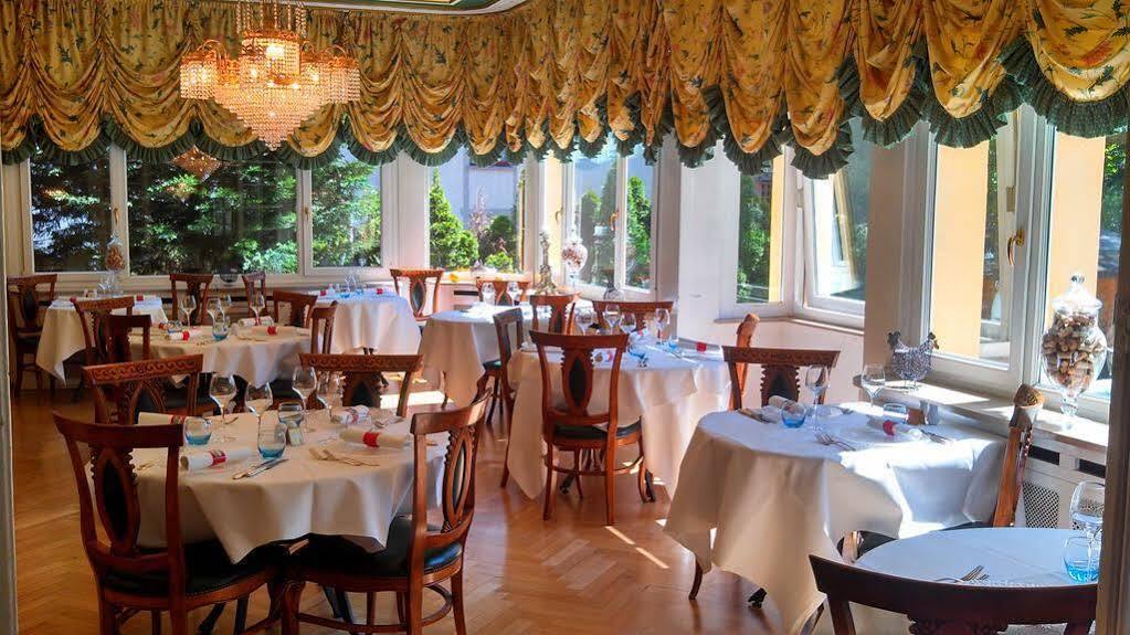 Hotel Restaurant Du Parc Thann Exteriör bild